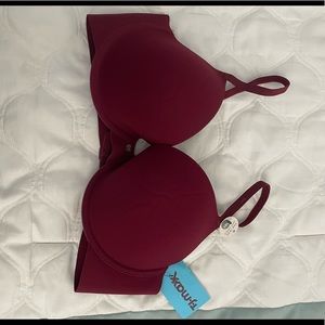 Lucky Brand New Bra 38c Color Wine